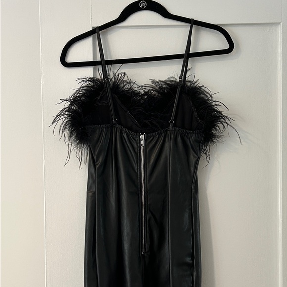hot & delicious sleek black feathered mini dress - Picture 3 of 4